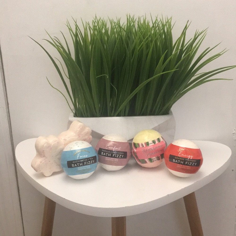 ‼️SOLD‼️PINK and Bath and Body Works Bath Bombs